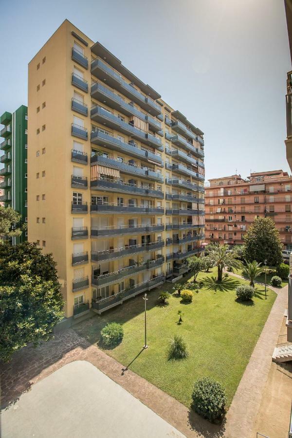 Apartamento Cerca Del Mar Blanes Bagian luar foto
